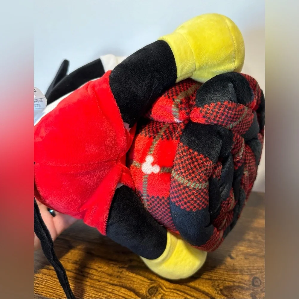 Mickey Mouse Buddy+Throw NWT